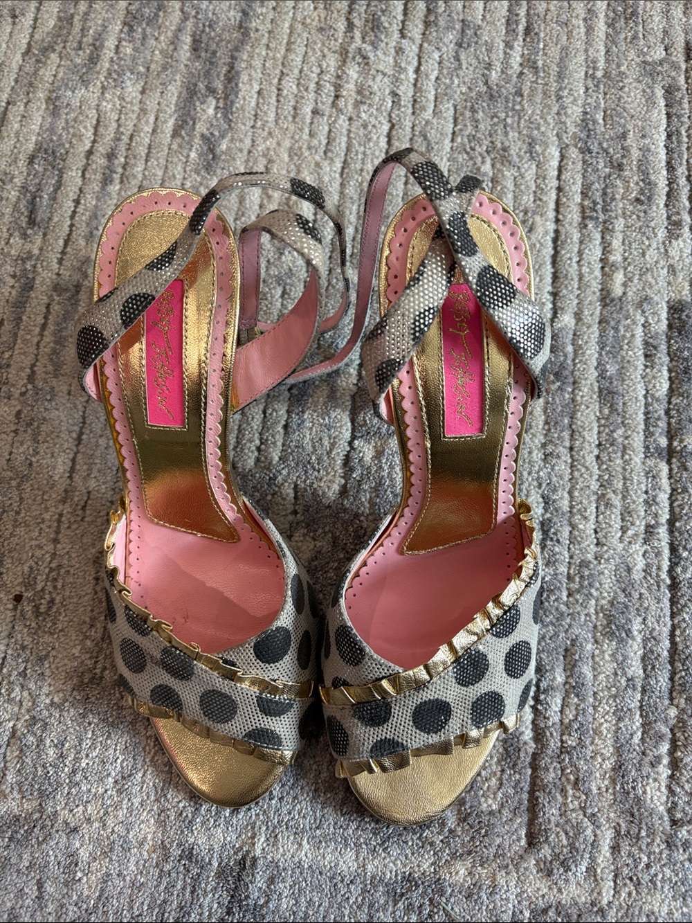 Betsey Johnson Black & Pink Polka Dot Ruffle Ankle-Strap Heels Pin Up girl - Picture 6 of 8